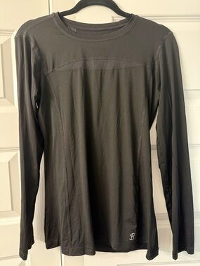 Sofibella Women’s Black Tennis Long-Sleeve Performance Tee
